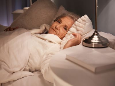 Az álmatlanság időskorban gyakori probléma