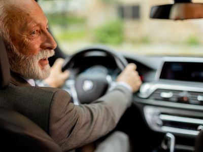 Japánban a matricák nem csak díszek: így jelzik az idős sofőröket