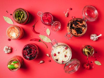 Kefir, savanyú káposzta és társaik: probiotikumok az idősek étrendjében