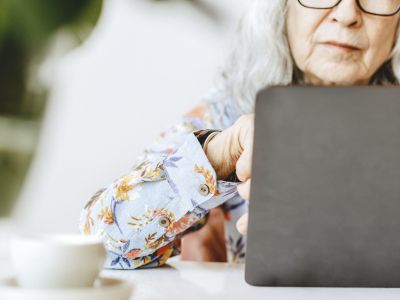 Lelki magány mesterséges társaságban – Miért nem pótolja az emberi kapcsolatokat egy AI?