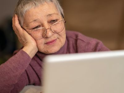 Óvakodjunk az érzelmekre ható, online csalásoktól!