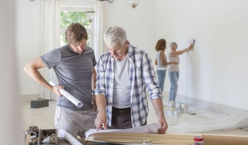 Akár egy nyugdíjas is kaphat otthonfelújítási támogatást és hitelt!