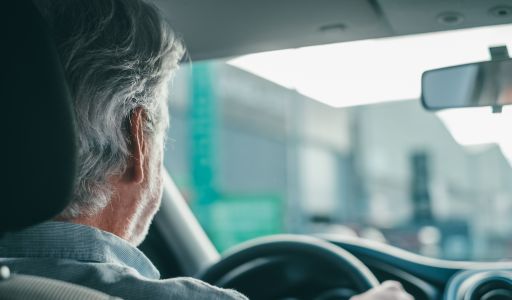 Az időskori autóvezetés veszélyei