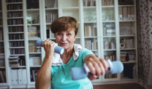 Biztonságos otthoni tornakörnyezet kialakítása időseknek