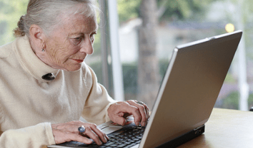 Digitális OkosNagyi Klub az időseknek