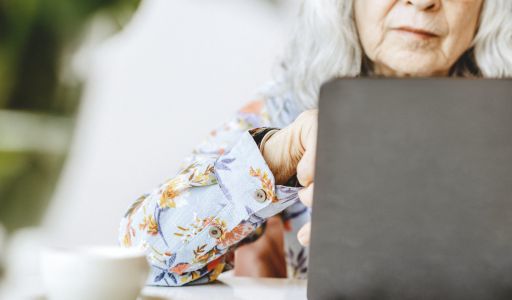 Lelki magány mesterséges társaságban – Miért nem pótolja az emberi kapcsolatokat egy AI?