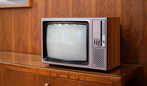 Mire tanít a 27 éj?