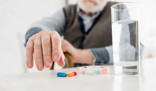 Tudatos gyógyszerszedés idősebb korban